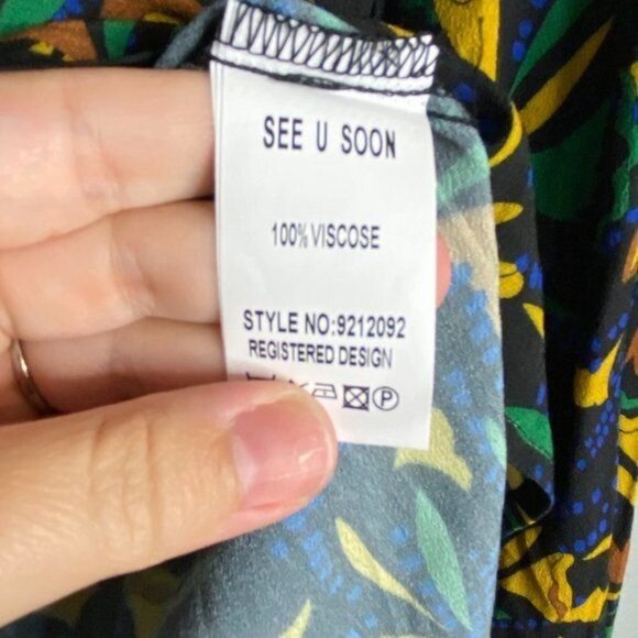 NWT See U Soon Graphic Print Blouse Collared‎ Button Front Geometric Sz Small - Picture 6 of 9
